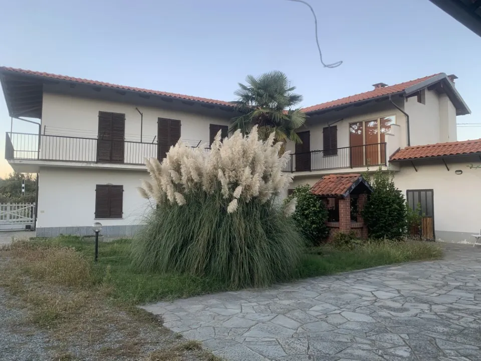 Excellent 8 Bed Villa for Sale In Verzuolo Cuneo Italy