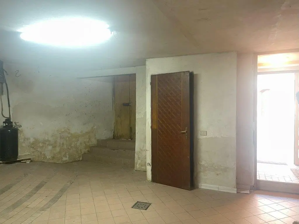 Excellent 8 Bed House For Sale in Forino Campania Italy.