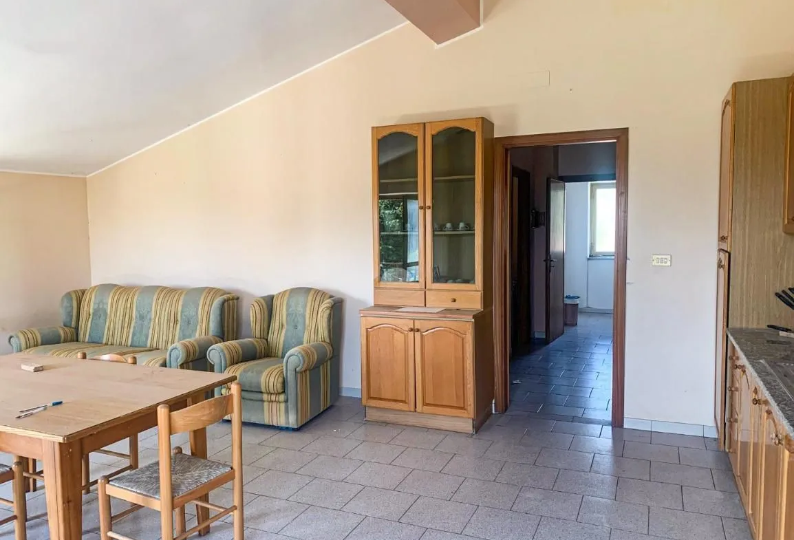 Commerical property with apartment for Sale In Cleto Calabria Italy