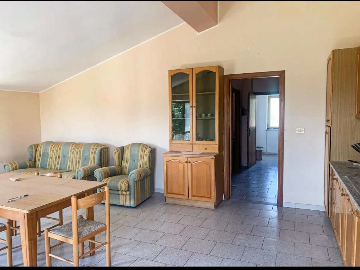 Commerical property with apartment for Sale In Cleto Calabria Italy